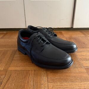 BASICALLY NEW Rockport Walkability Men’s Dress Shoes